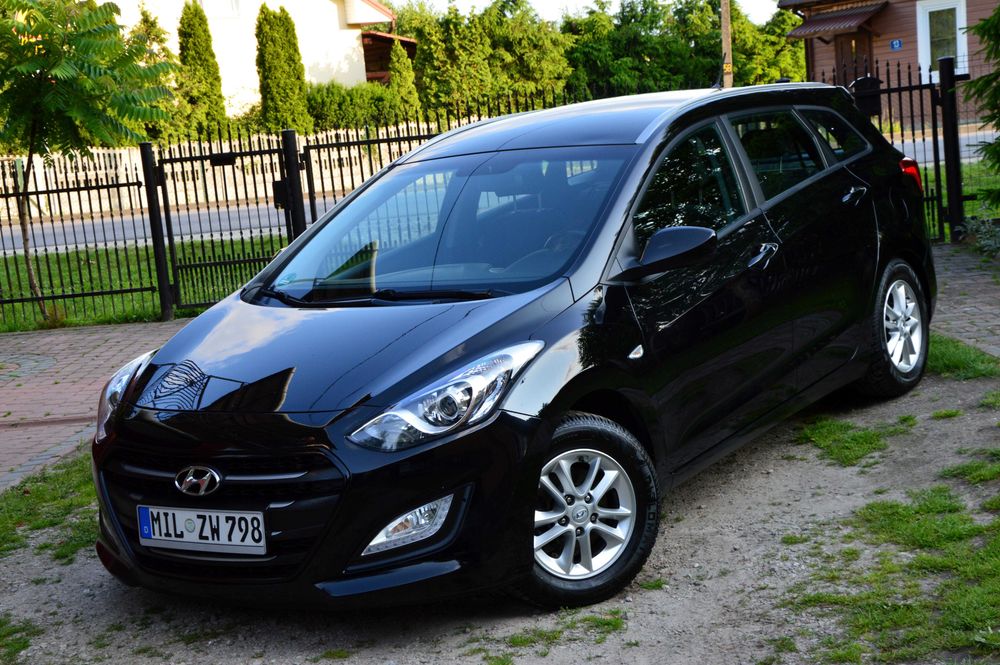 Piękne i30 Z Niemiec Klima ALU PDC Led Super Stan