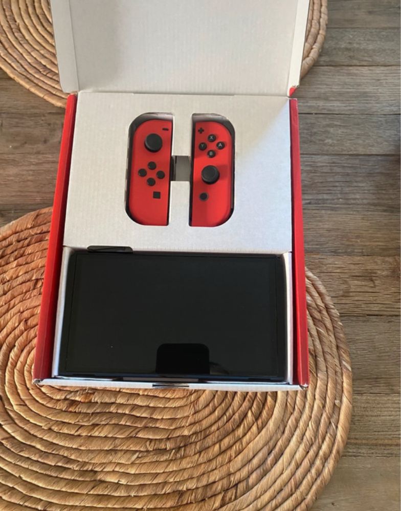 Nibtendo Switch Oled Mario edycja