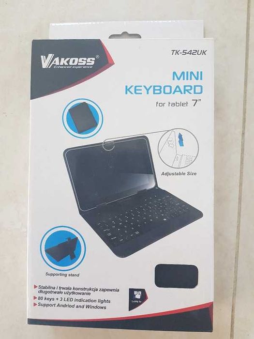 Etui z klawiaturą do tableta.