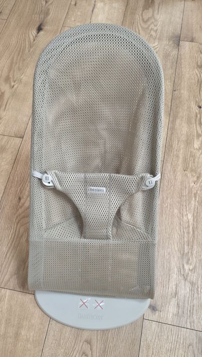 Leżaczek bujaczek babybjorn bliss mesh szary beż