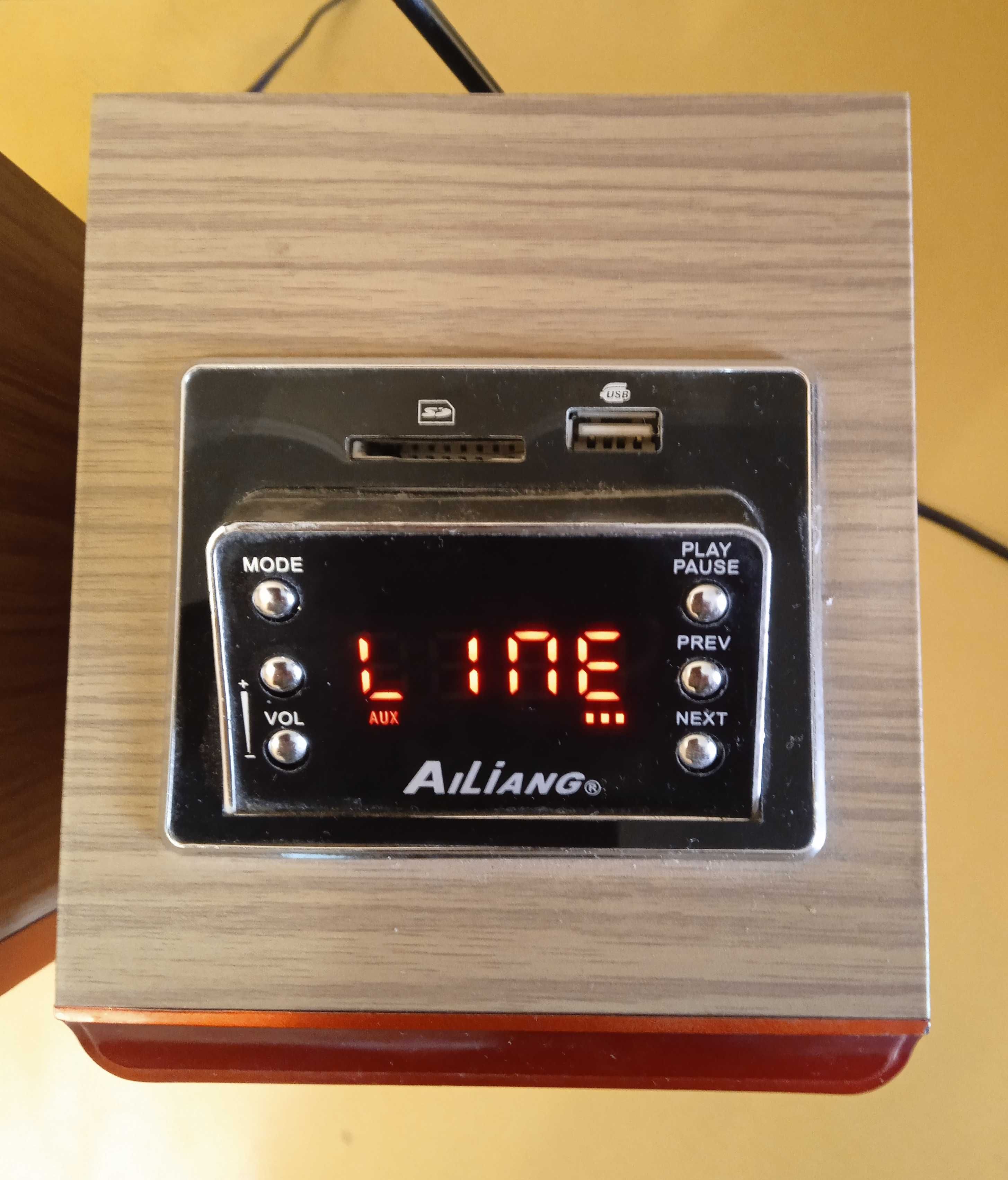 Колонки Ailiang USBFM-011  в отличном  состоянии