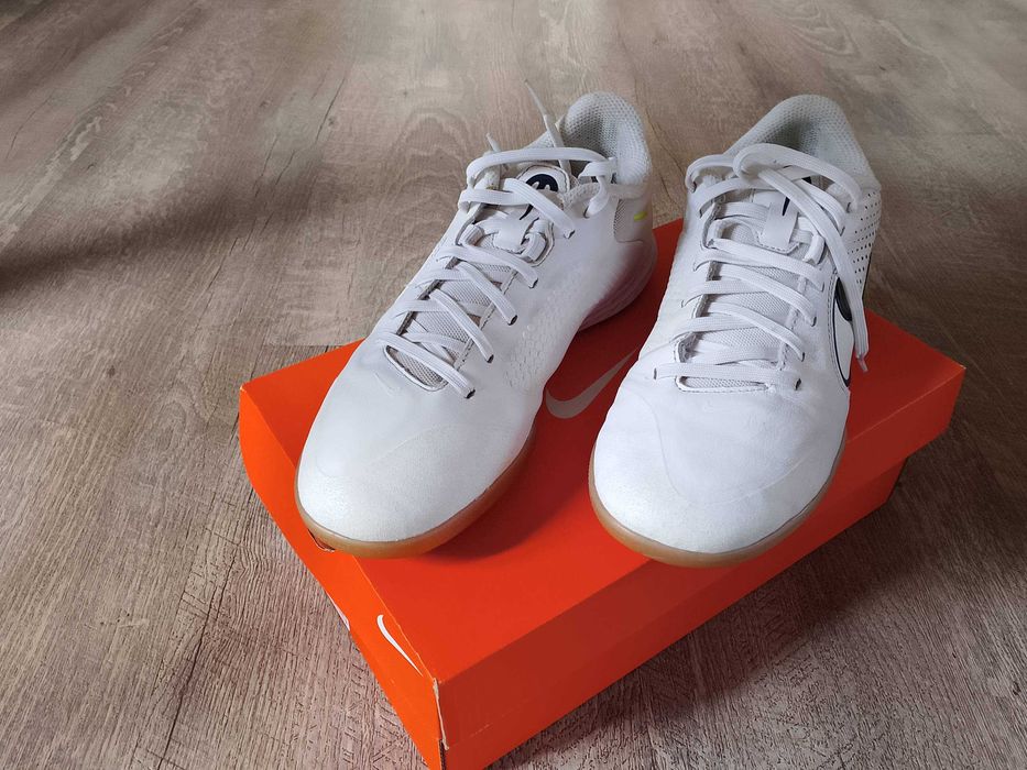 Halówki Nike React Legend Pro IC