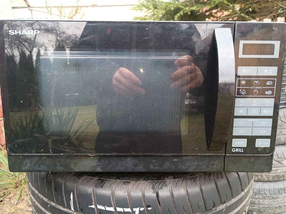 Kuchenka mikrofalowa sharpp używana w średnim stanie sprawna