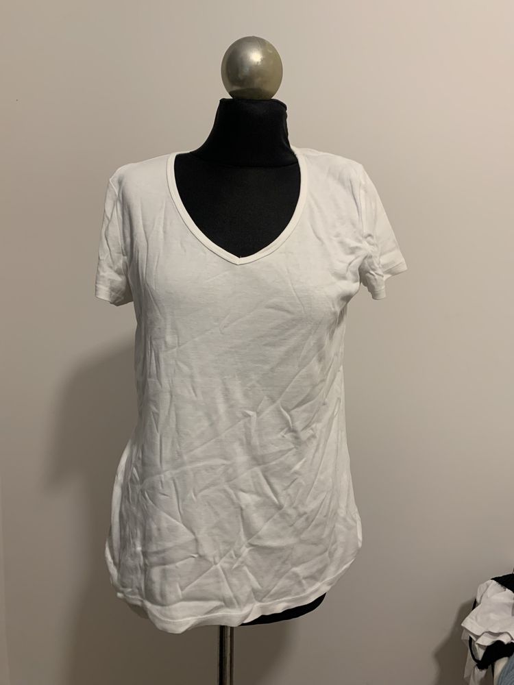 Koszulka/bluzka/ t-shirt biala z dekoltem jak nowa r.M