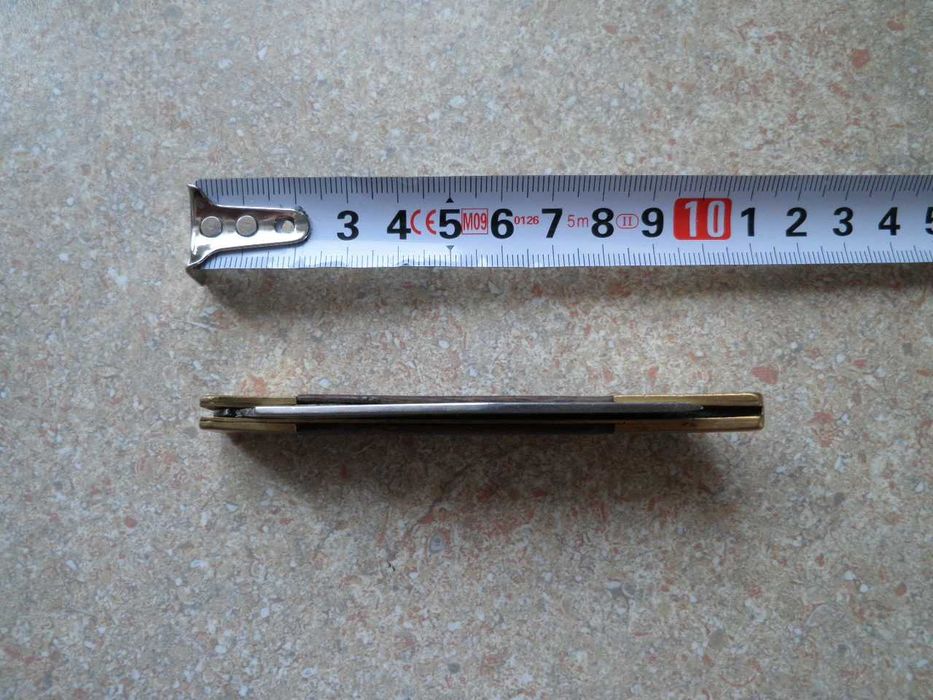 stary scyzoryk z blokadą