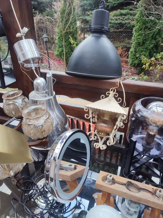 Żyrandole, lampy PRl i inne