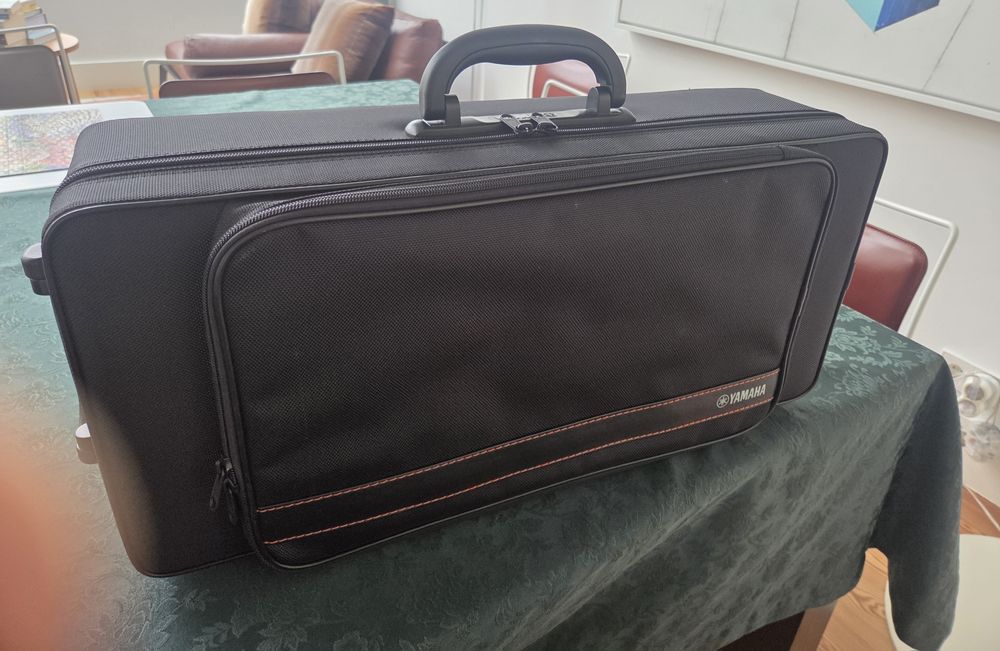 Saxofone Alto Yamaha YAS-280 com mala