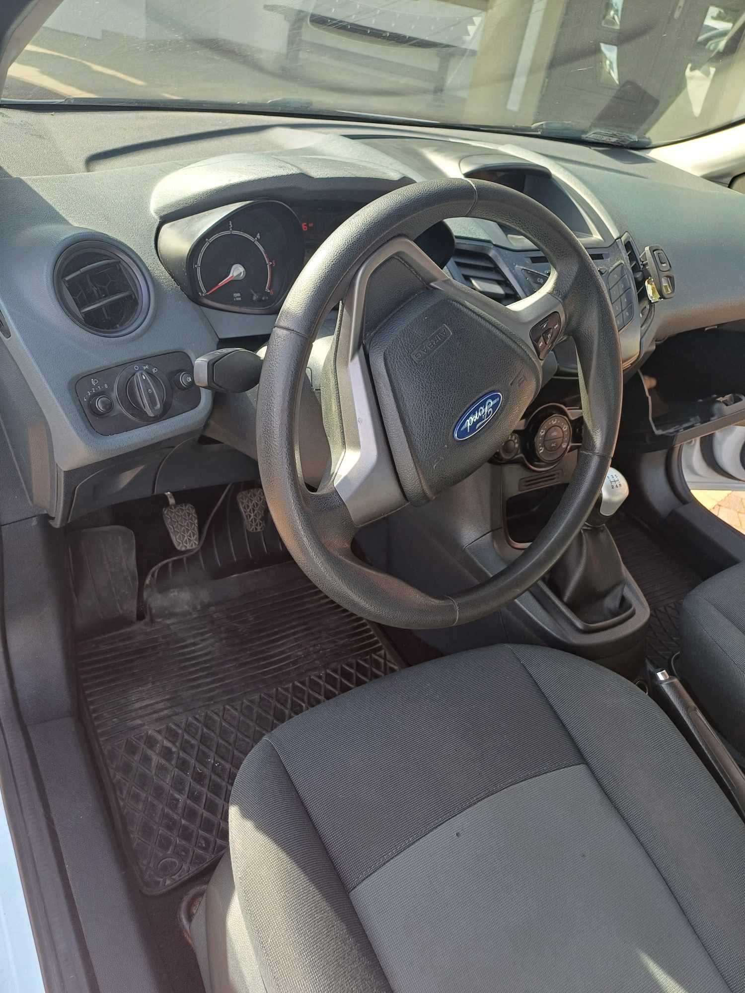 Ford Fiesta Minivan