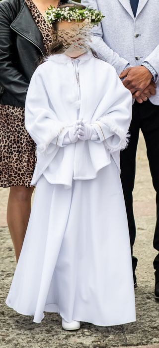 Piękna alba komunijna