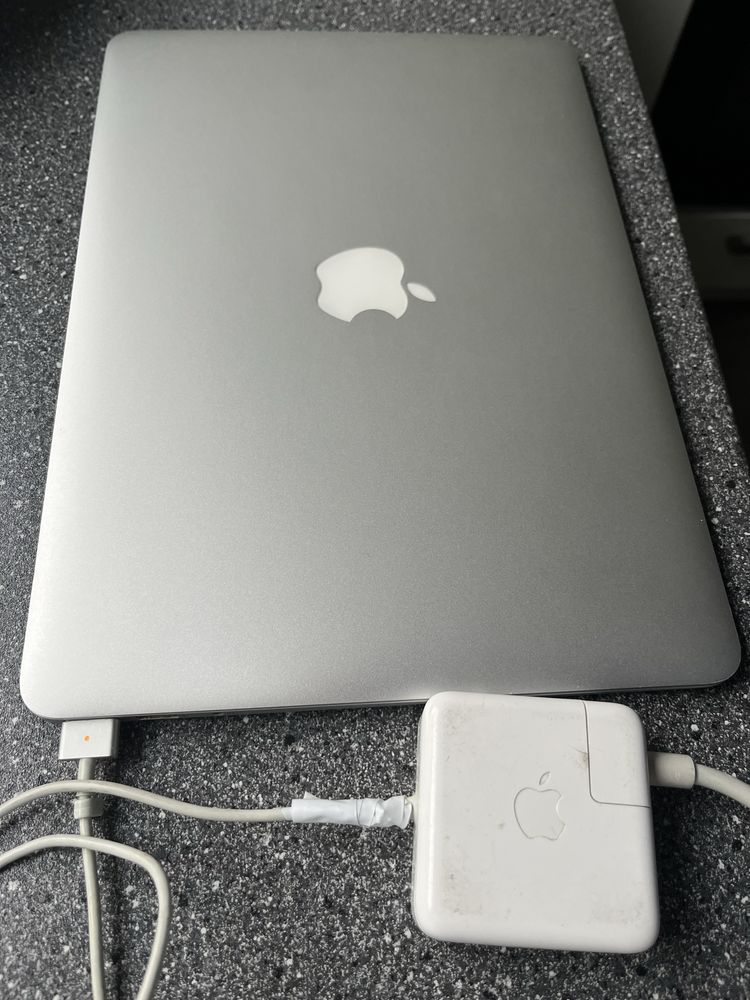 MacBook Air A1466 13.3/4GB/256GB Early 2014 i5 1.4GHz