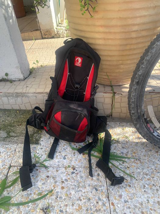 Bicicleta Giant 860 em bom estado, leve e com 28 mudancas.