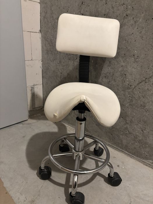 Krzesło kosmetyczne