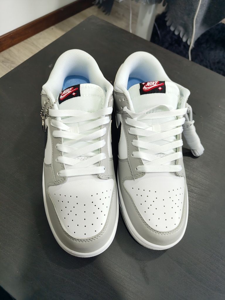 Nike Dunk Low Reverse Panda Grey