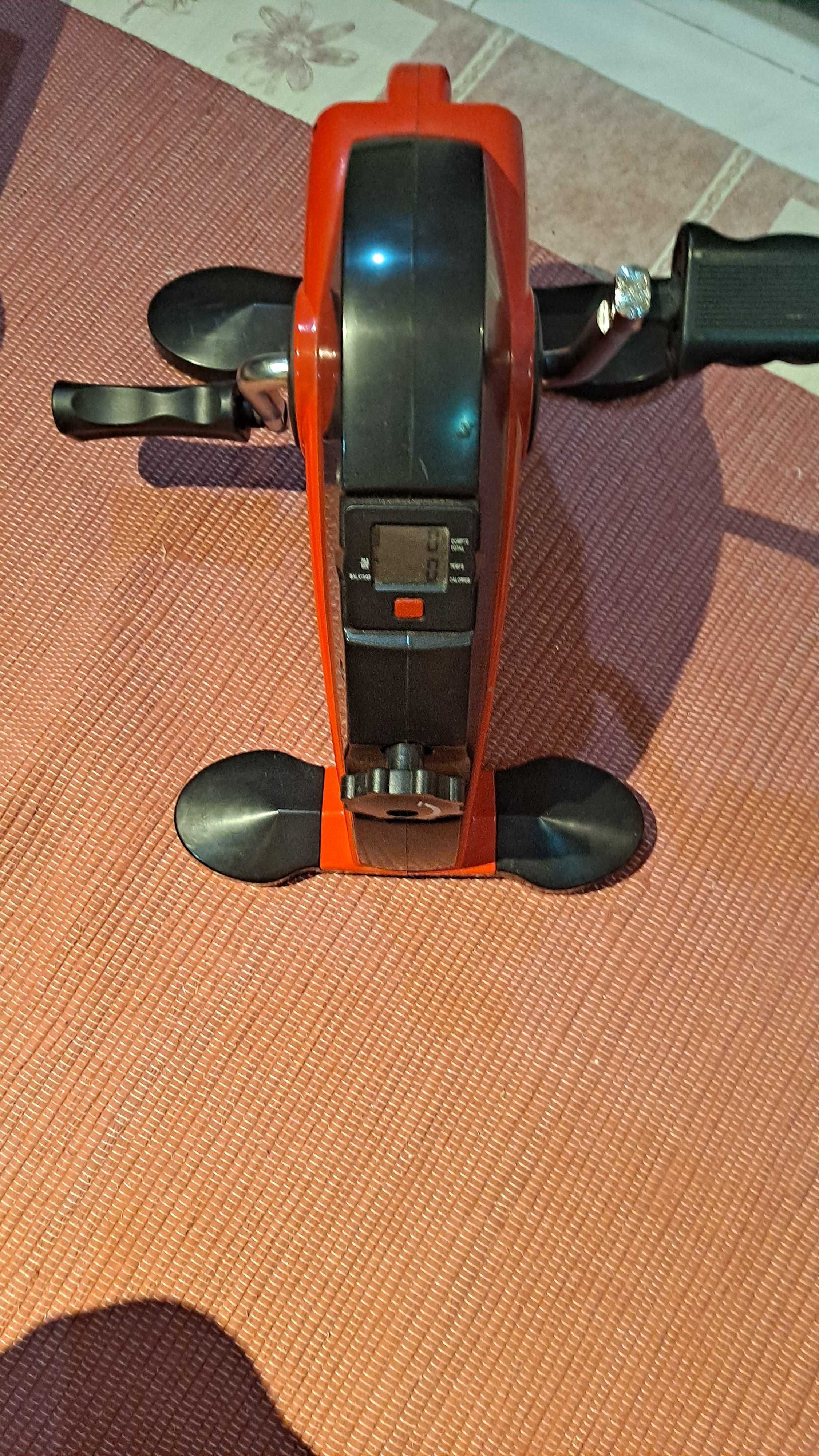 Pedaleira com visor LCD. Ótimo estado.