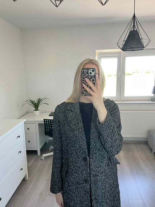 Szary płaszcz damski