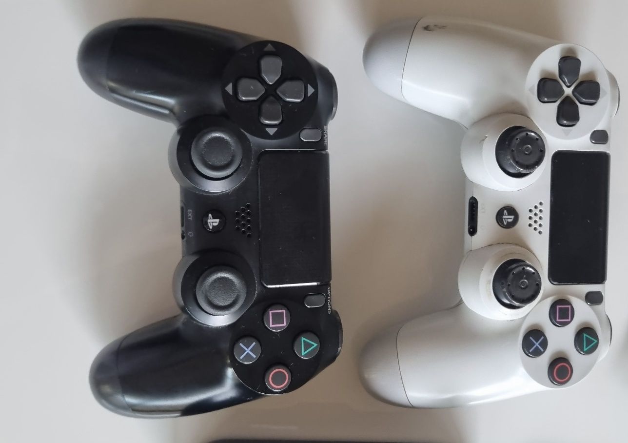 Ps4 Pro + 2 pady + 4 gry