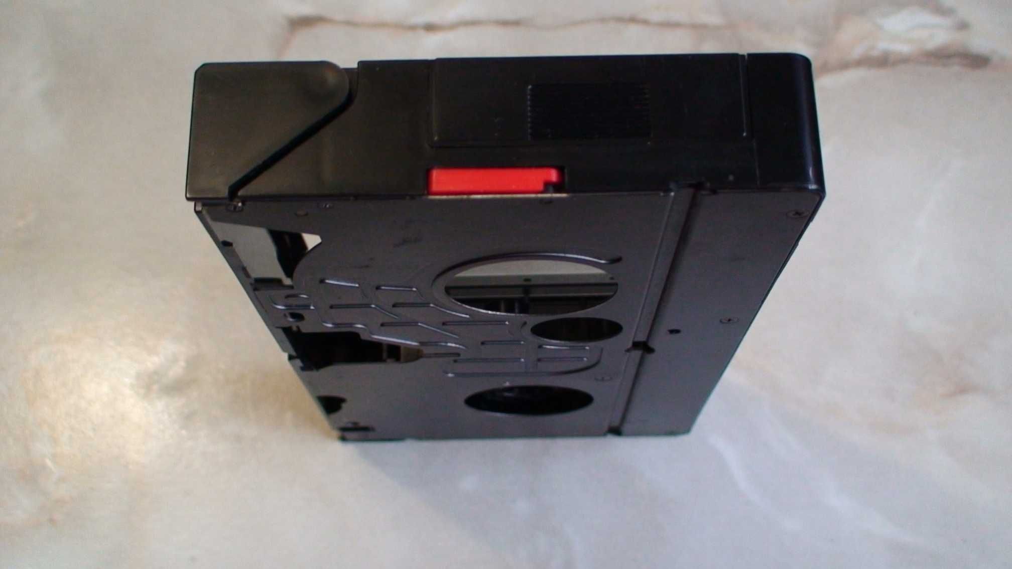 Касетний VHS адаптер JVC