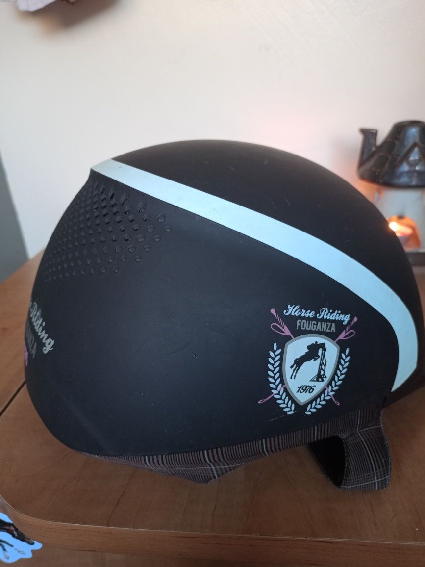 Kask jeździecki na konia