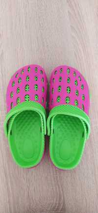 Nowe klapki piankowe ala crocs.