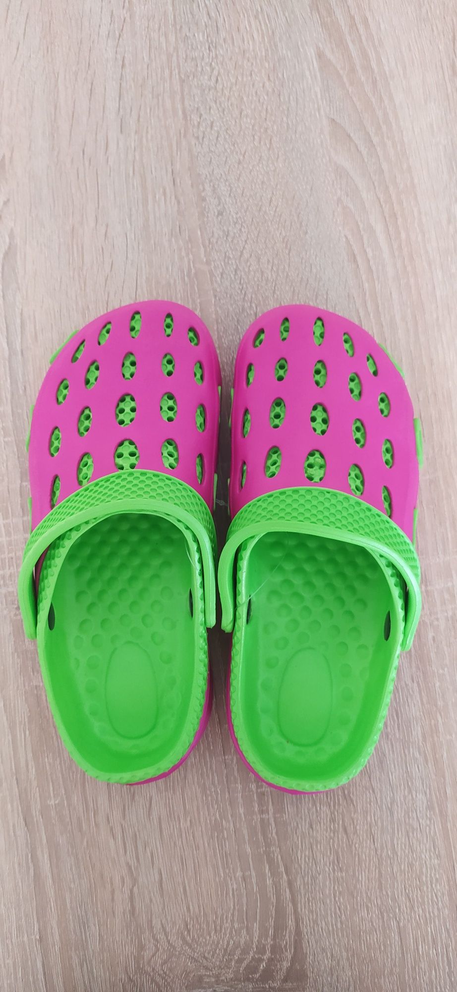 Nowe klapki piankowe ala crocs.