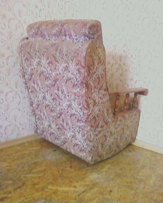 два м"яких крісла/латекс наповнювач