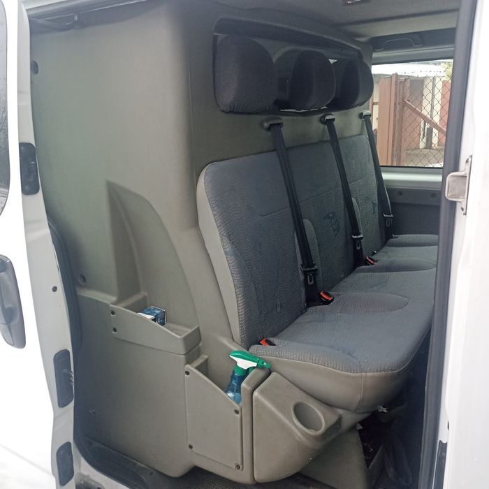 Zabudowa -fotele Renault Trafic II