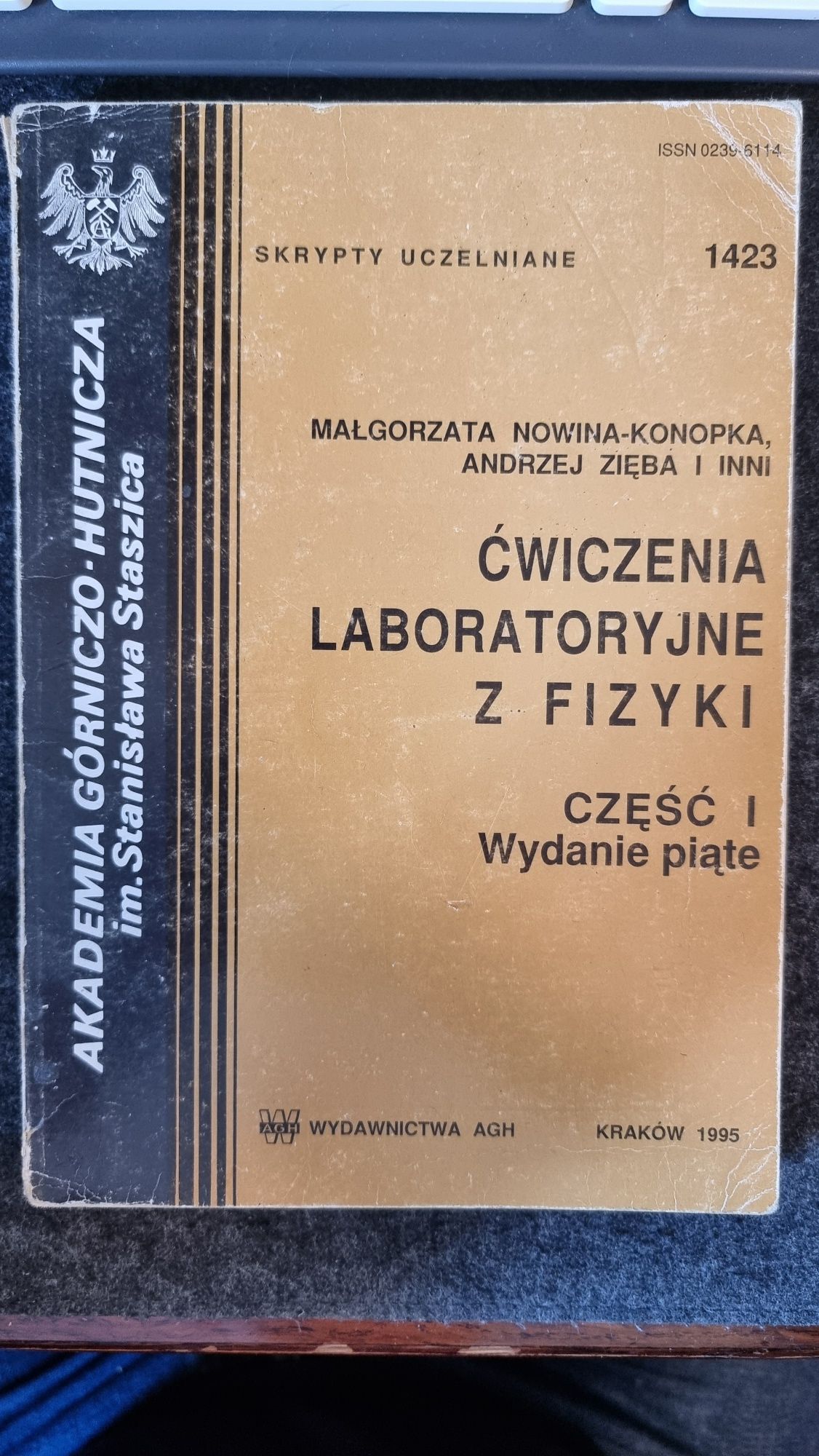 Ćwiczenia laboratoryjne z fizyki cz. I,  Konopka, Zięba, skrypt 1423