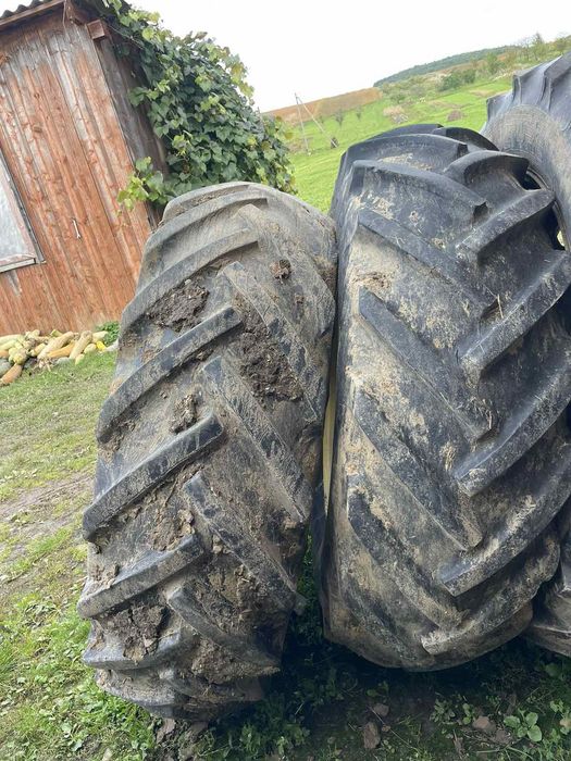 Продам колеса до комбайна John Deere