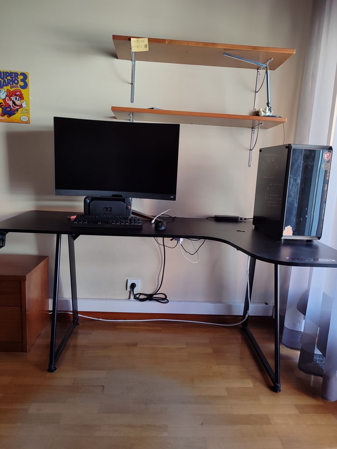 Secretária Gaming em Fibra de Carbono