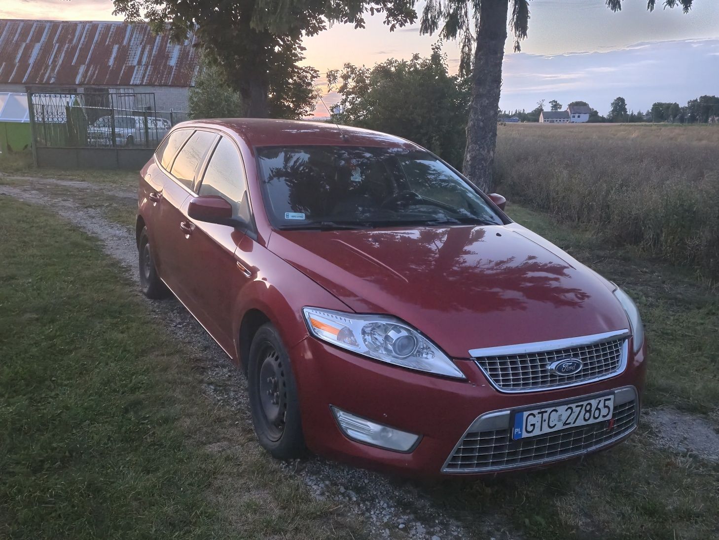 Forda Mondeo bogate