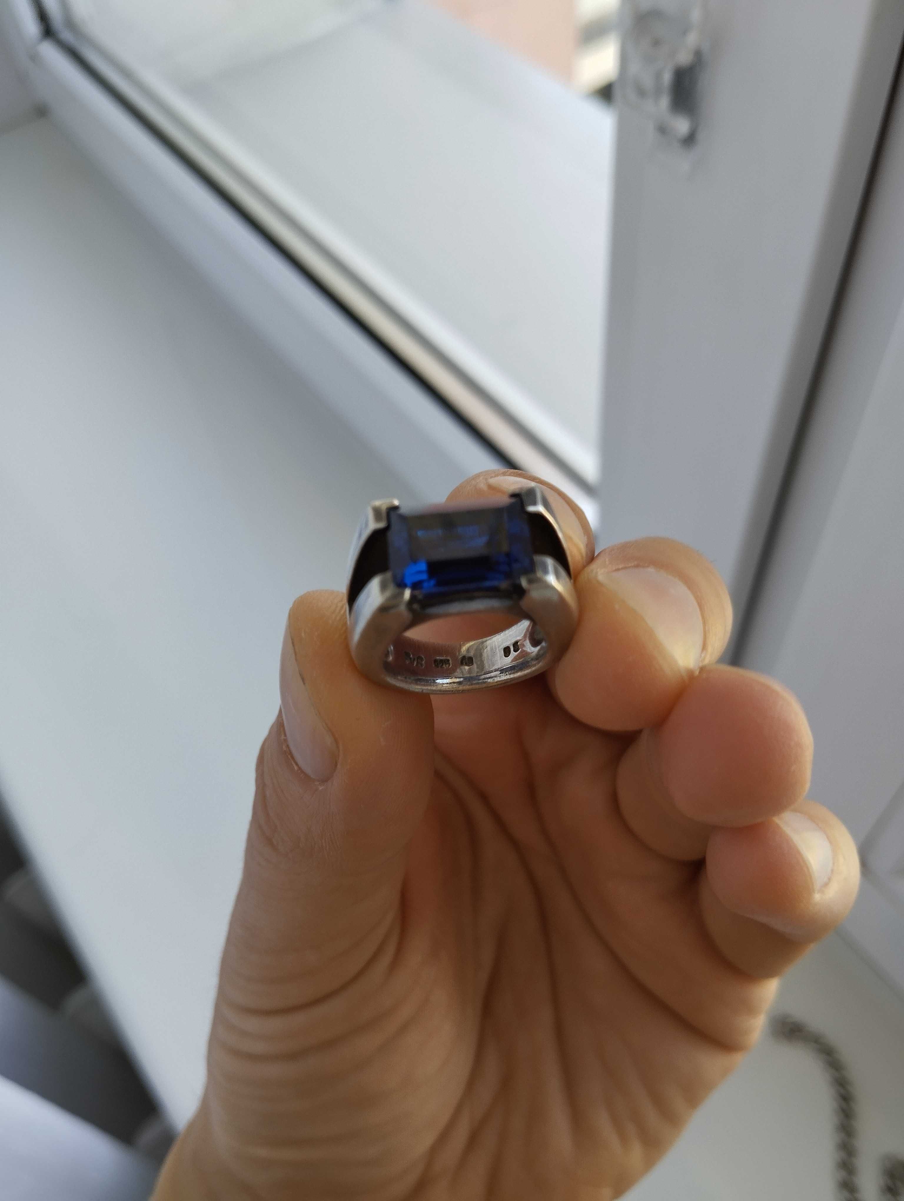 Srebrny  unikatowy pierścionek znanej marki