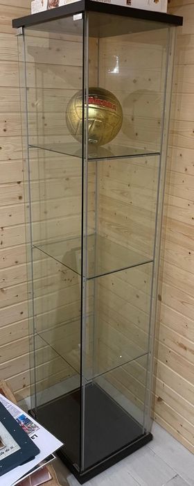 Vitrine DETOLF do IKEA