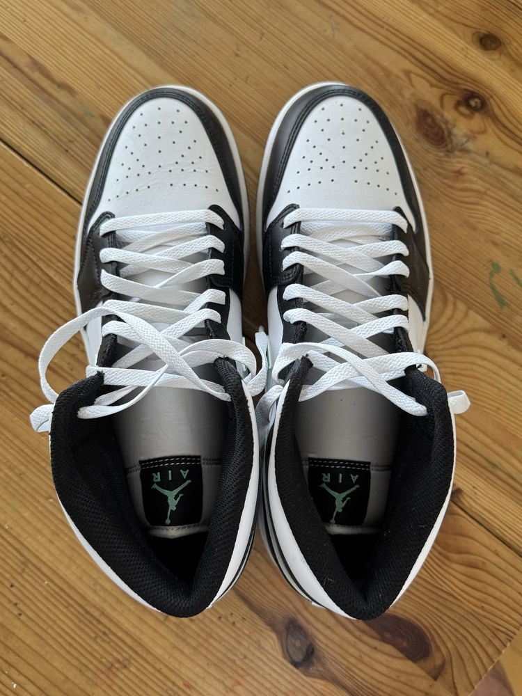 Air Jordan 1 Mid Trainers