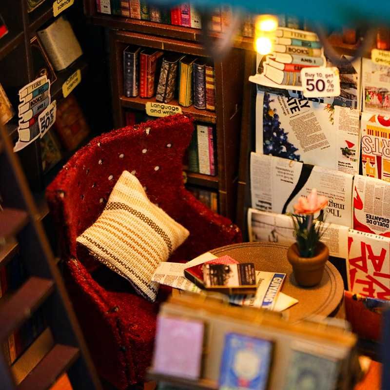 Румбокс "Книжкова Крамниця" інтер'єрний конструктор DIY набір M2314
