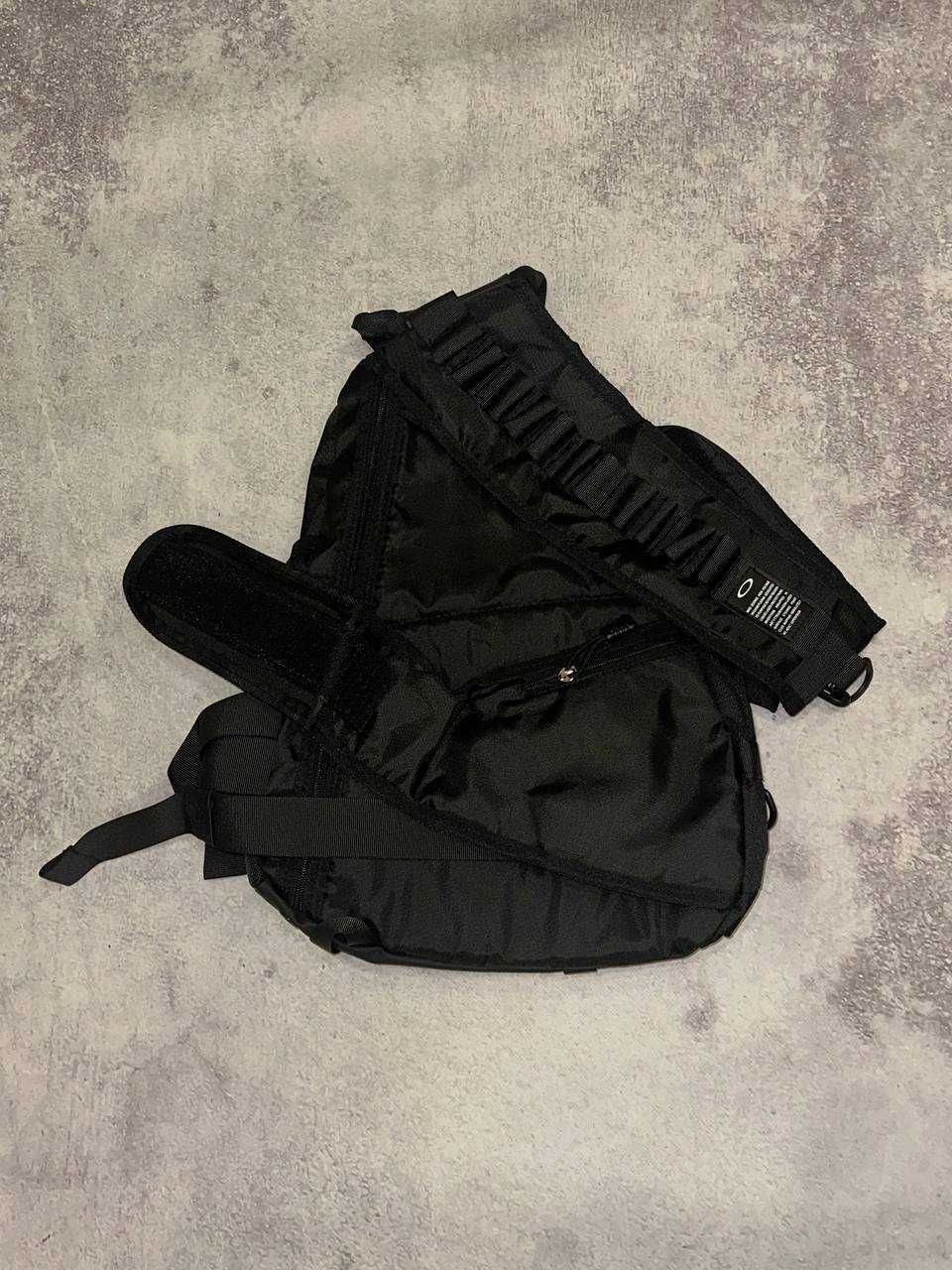 oakley sling bag