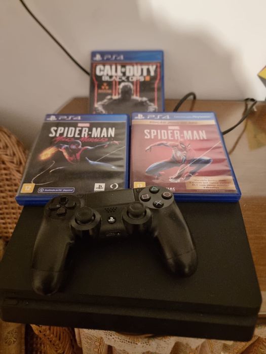 Playstation 4 1TB com jogos e comando