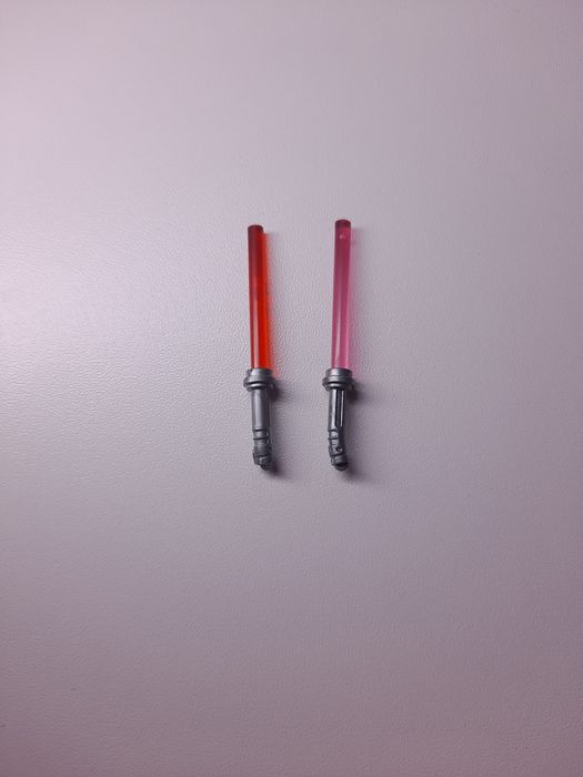 Dwa customowe miecze świetlne z Star wars