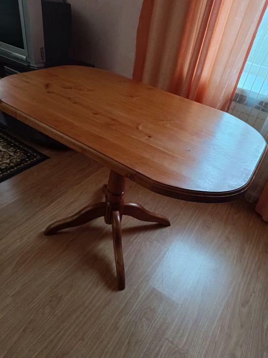 Продам стол с натурального дерева