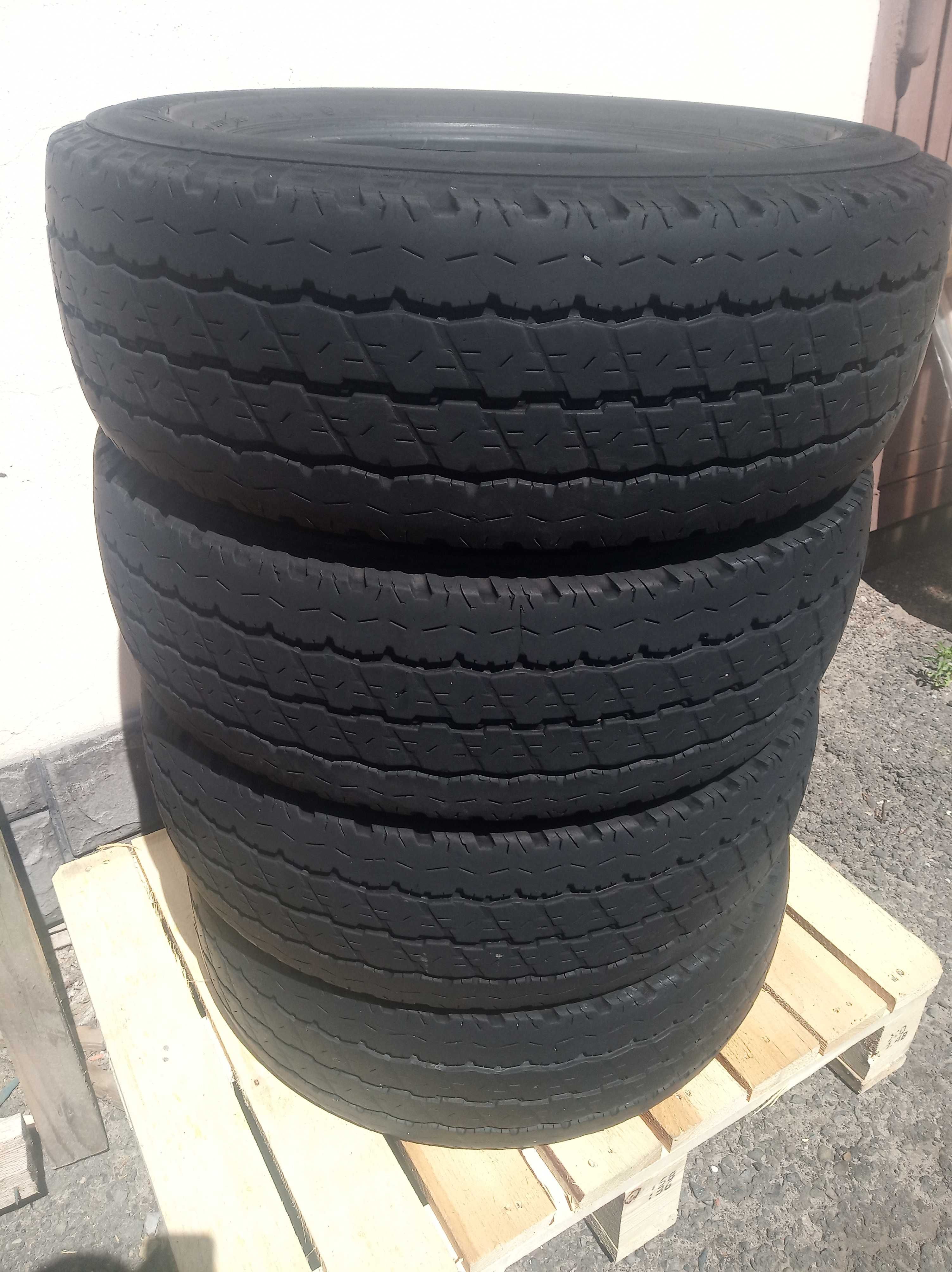 Шини літні 215/70 R15 C Bridgestone