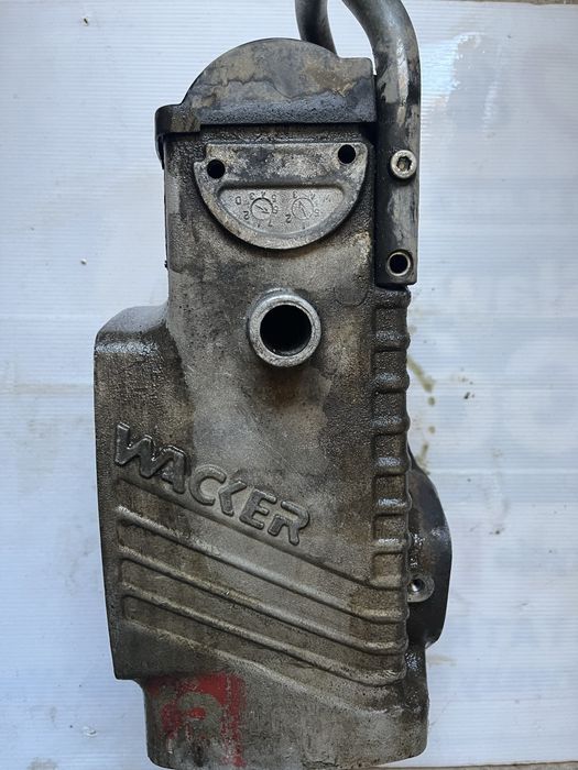 Wacker bs600 ubijak skoczek skrzynia korbowa