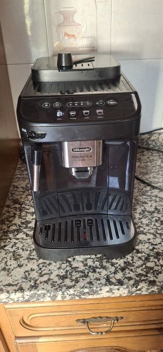 Maquina de Café delonghi, Frigorífico, máquina de lavar