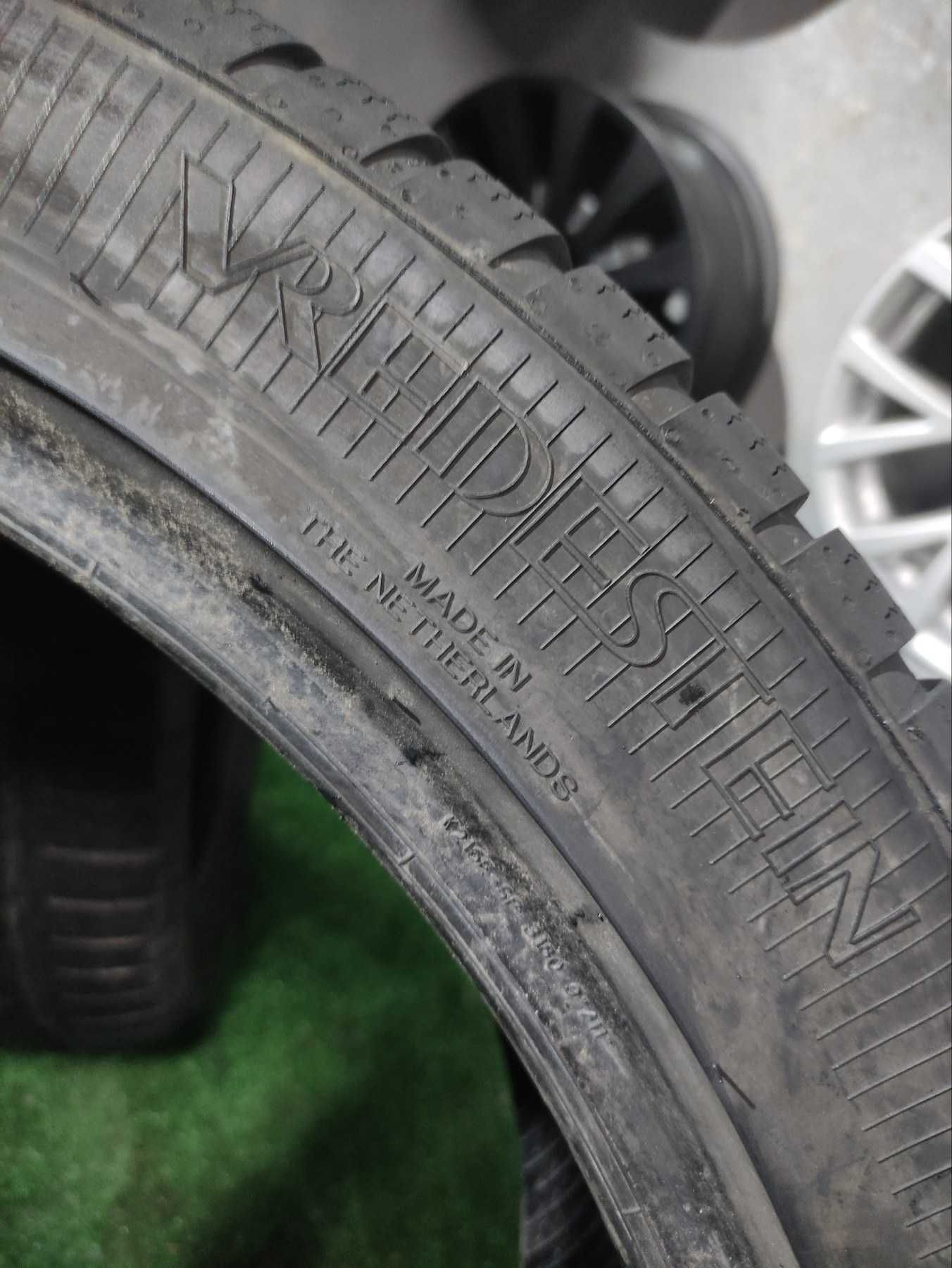Шини Vredestein QuatracPro 285/40R21 Пара Всесезонні Склад Оригінал