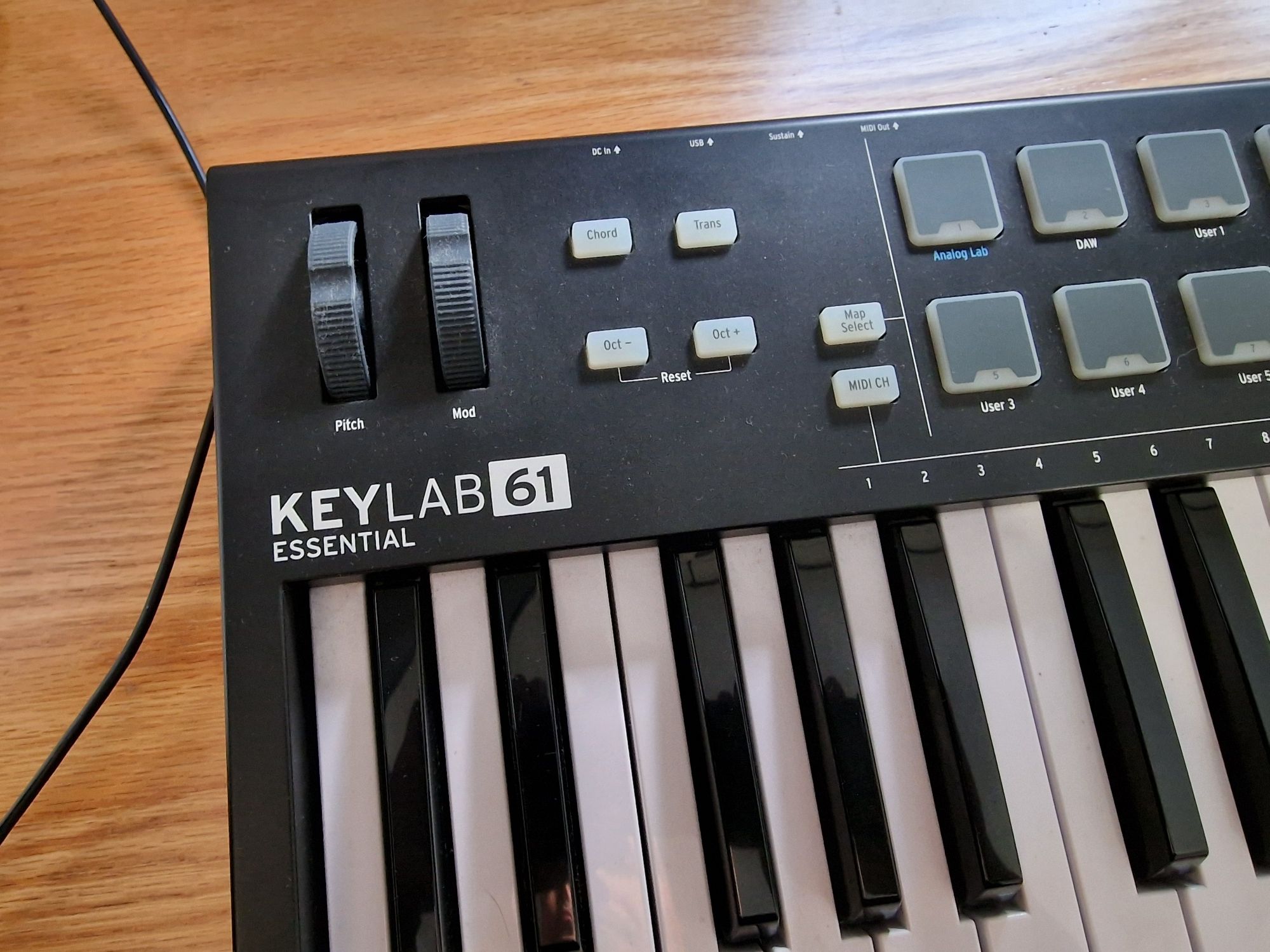 Teclado controlador midi arturia essential keys 61