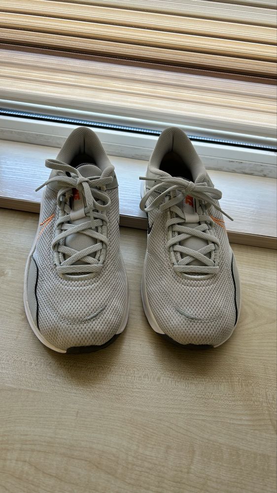 Кросівки ОРИГІНАЛ Nike Legend Essential 3 Nn DM11