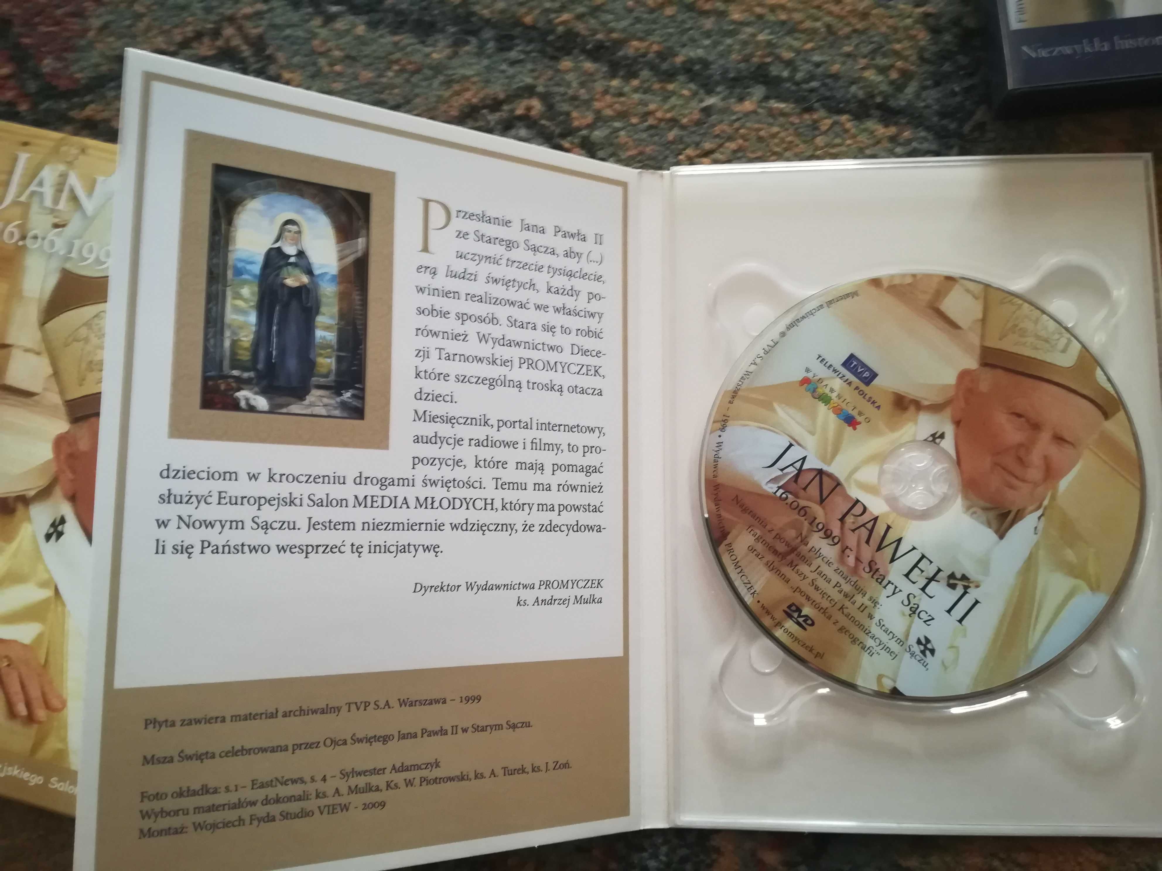 zestaw płyt CD (muzyka stolic) i DVD (Jan Paweł II)