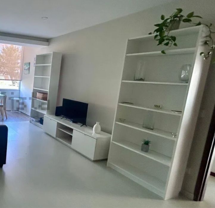 3 moveis estantes em bom destado