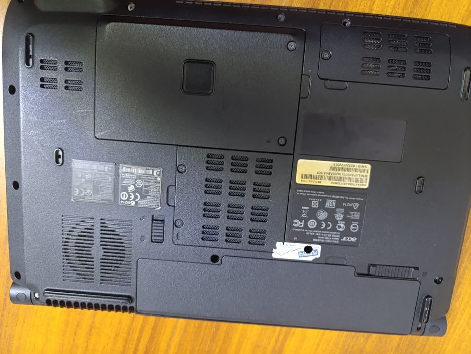 Продам ноутбук на запчастини