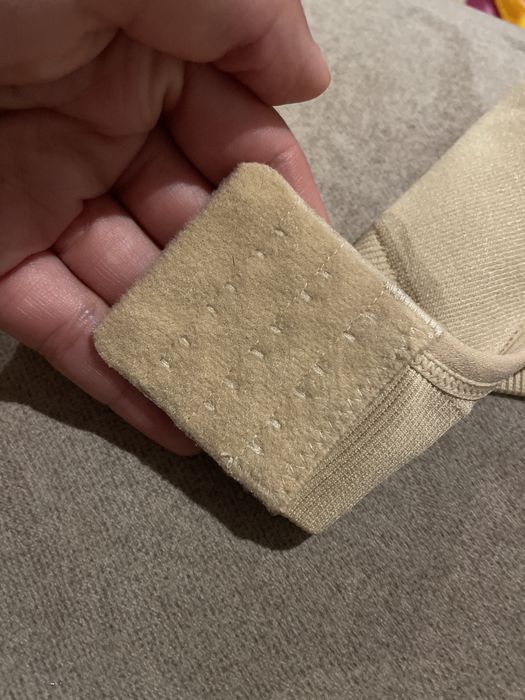 Biustonosz do karmienia / M