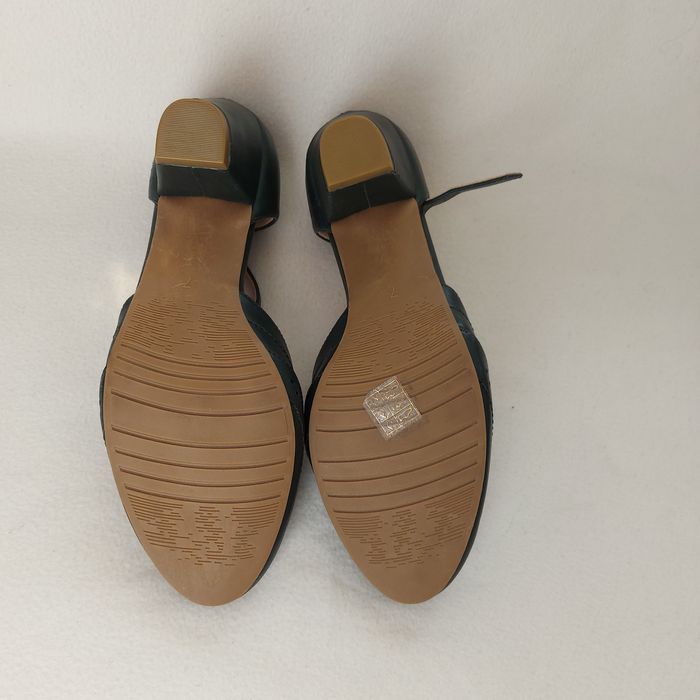 Zapinane czułenka Ajvani