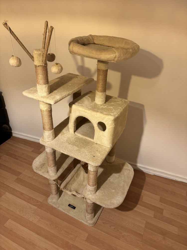 Arranhador para gatos praticamente novo